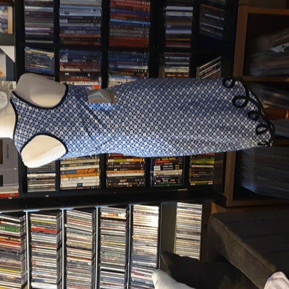 Off the shoulder dress - Picture 2 of 5